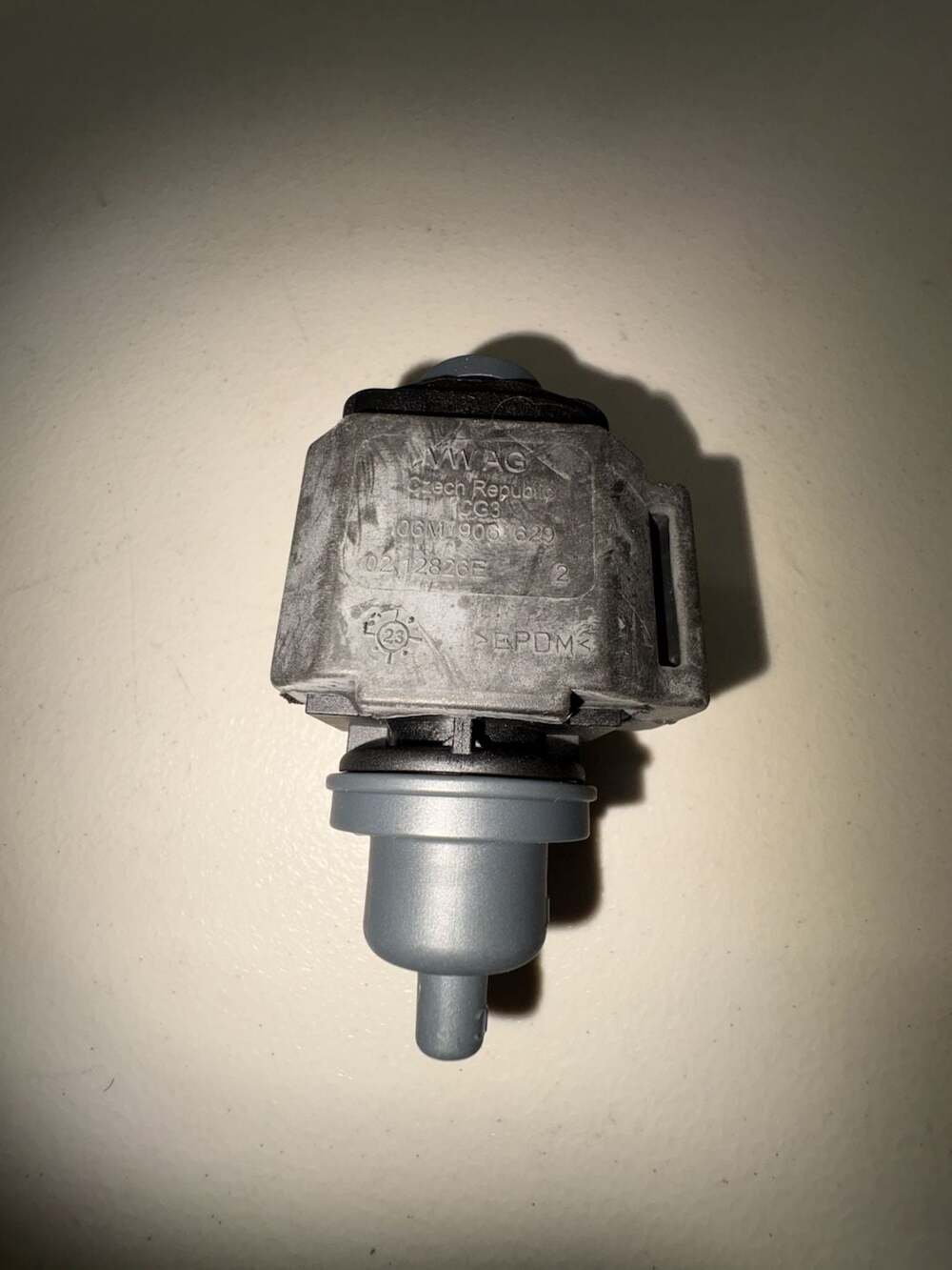 VW AG Pressure Converter 06M906629
